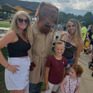 Meet your Posher, Danielle